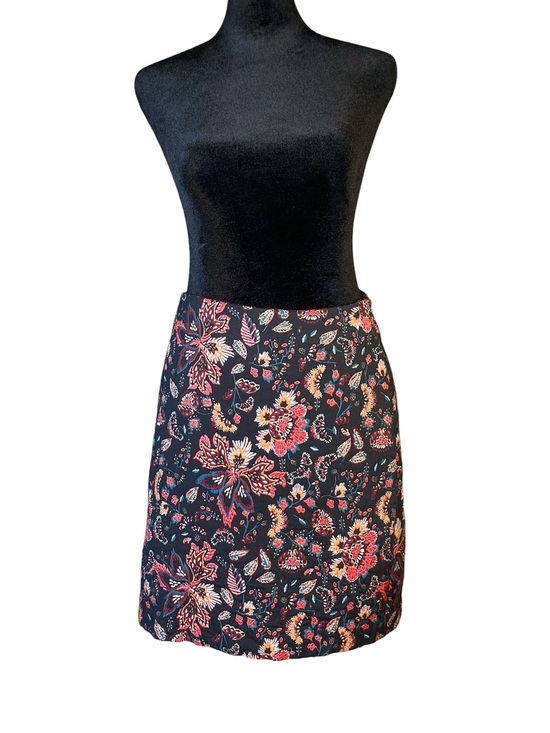 LOFT Dresses & Skirts - LOFT Pencil Skirt Black with Pink & Red Embroidered Floral Size 0P